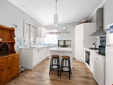 9 Hunt Street, Coolgardie WA 6429