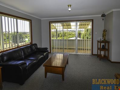 3 Purse Terrace, Boyup Brook WA 6244
