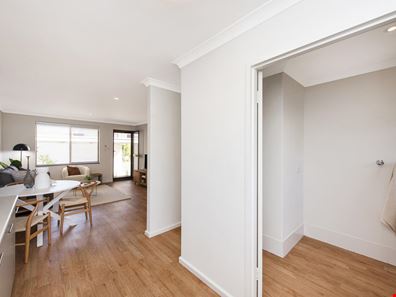 16/35B Halls Head Parade, Halls Head WA 6210