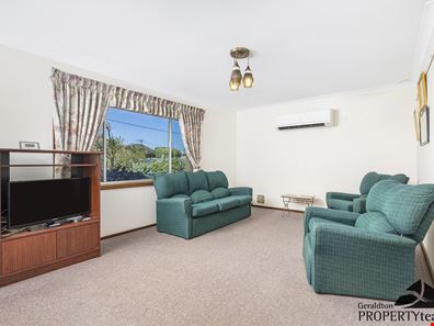 8 King Street, Wonthella WA 6530