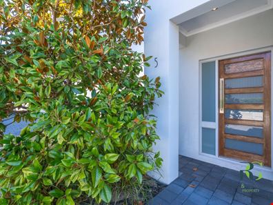 5/8 Bridges Road, Melville WA 6156