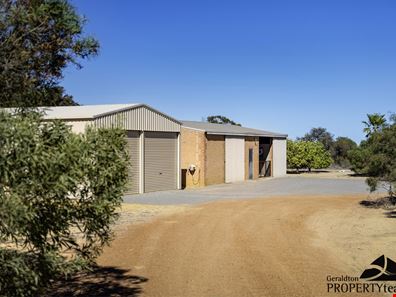 401 Hall Road, Waggrakine WA 6530