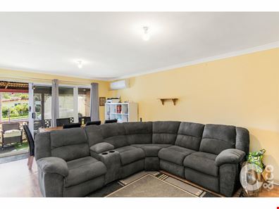 4B Milton Place, Orelia WA 6167