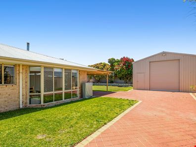 20 Lucraft Loop, Ledge Point WA 6043