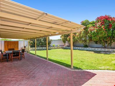 20 Lucraft Loop, Ledge Point WA 6043