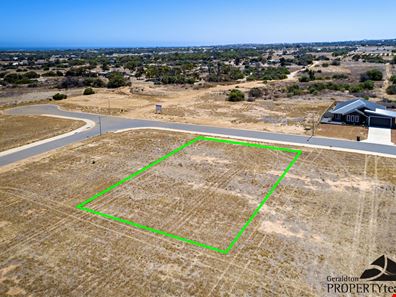 27 Half Moon Drive, Waggrakine WA 6530