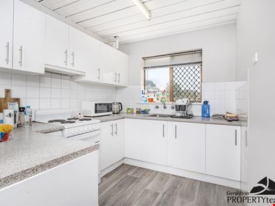 16/125 Railway Street, Bluff Point WA 6530