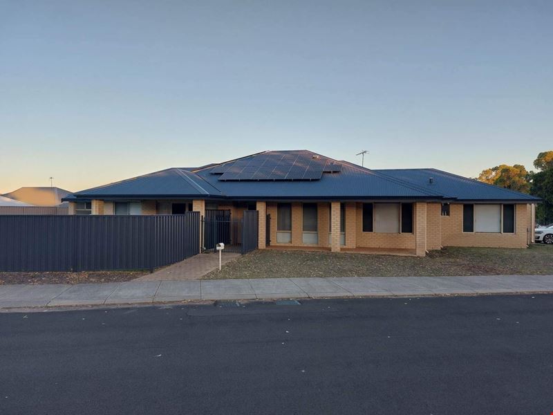 15 Melaleuca Drive, College Grove WA 6230