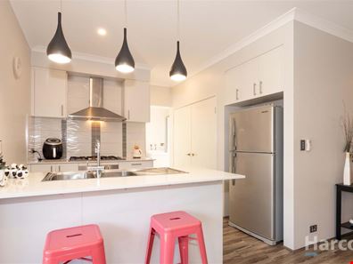 33 Capstan Place, Geographe WA 6280