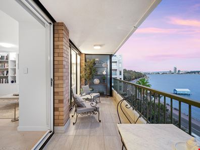 61/1 Wingfield Avenue, Crawley WA 6009