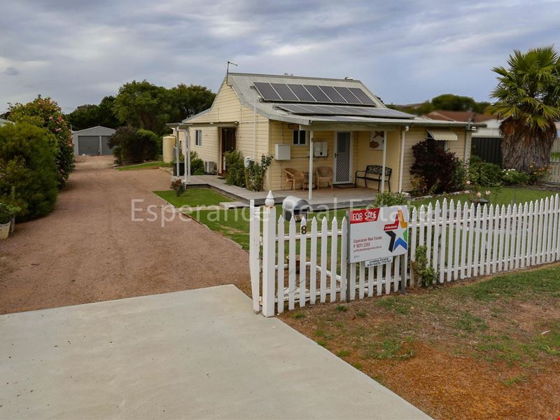 8 Foy Street, Esperance WA 6450