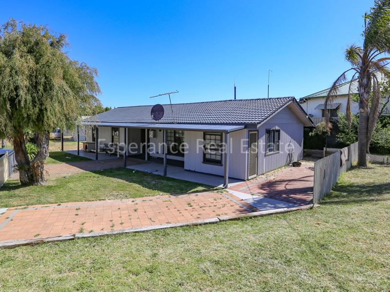 2 Pink Lake Road, Esperance WA 6450