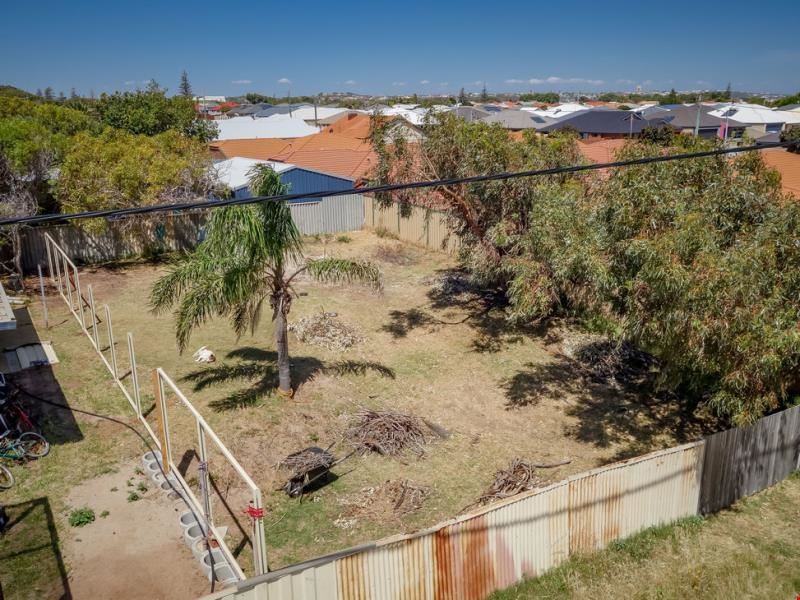 11 Crowther Street, Beachlands WA 6530