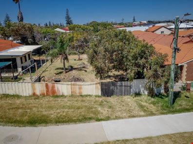 11 Crowther Street, Beachlands WA 6530