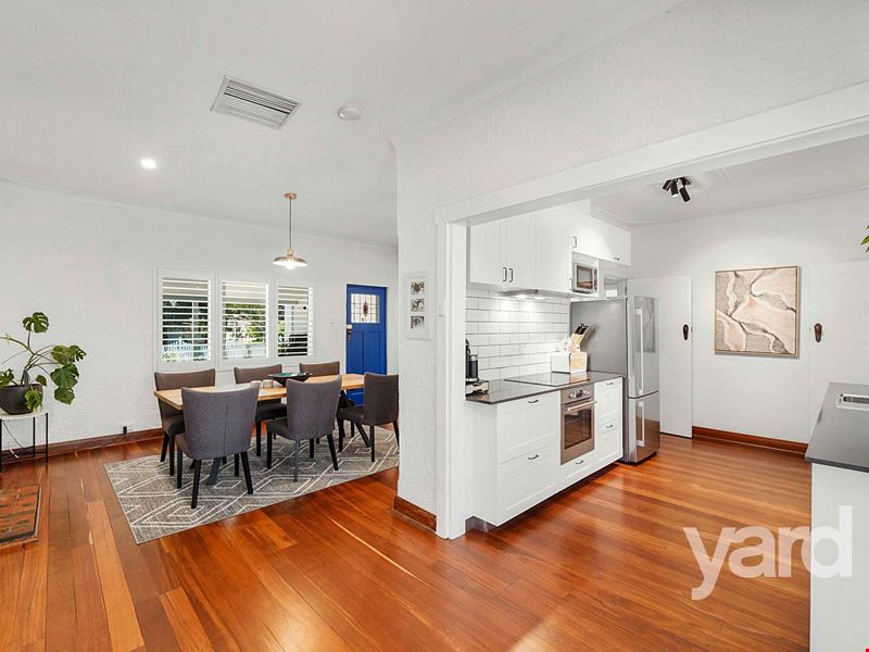 16 Davy Street, Alfred Cove WA 6154