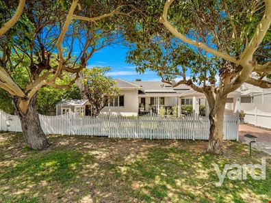16 Davy Street, Alfred Cove WA 6154