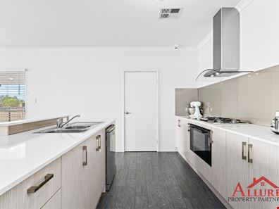 690 Rowley Rd, Oakford WA 6121