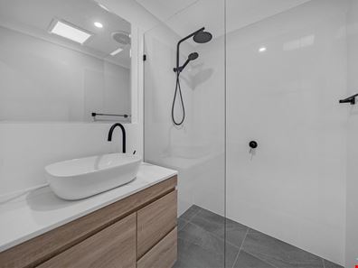 1/79 Clydesdale Street, Como WA 6152