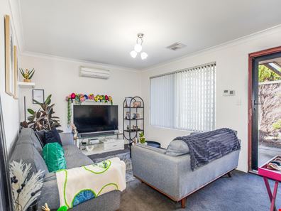 14 Chadwick Parade, Brookdale WA 6112