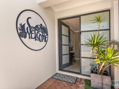 27 Halliday Grove, Hillarys WA 6025