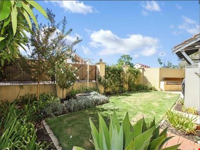 2/11 Gochean Avenue, Bentley WA 6102