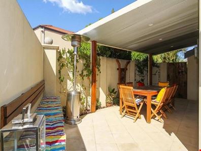 2/11 Gochean Avenue, Bentley WA 6102