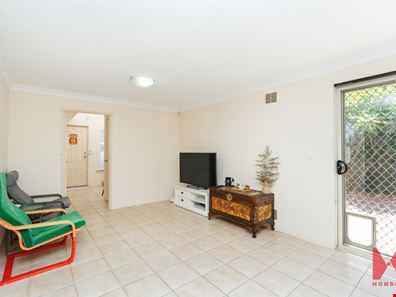 1/170-174 Hillview Terrace, Bentley WA 6102