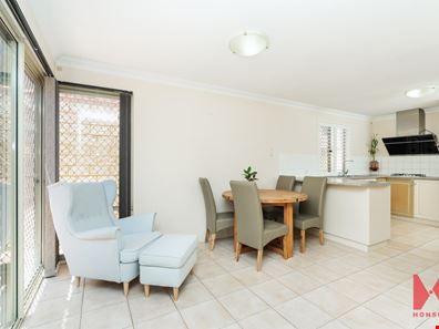 1/170-174 Hillview Terrace, Bentley WA 6102