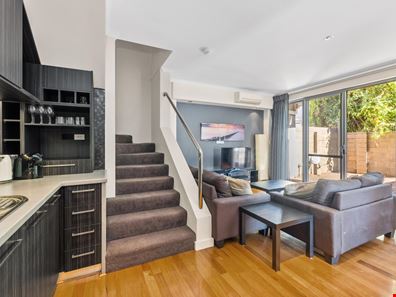 4/31 Pollard Street, Glendalough WA 6016