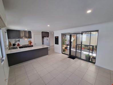 16 Tambrey Avenue, Golden Bay WA 6174