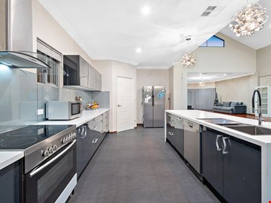 18 Fairbairn Road, Serpentine WA 6125