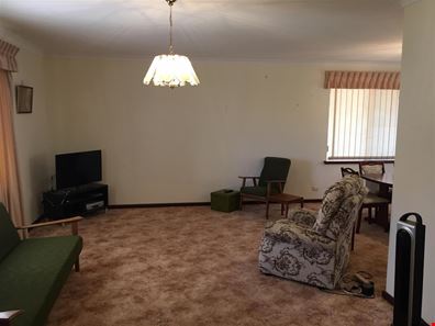 12 Powell Crescent, Quairading WA 6383