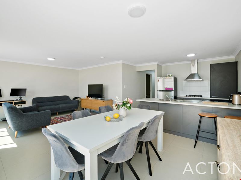 16/12 Loder Way, South Guildford WA 6055