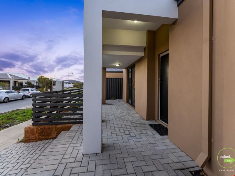 2/11 Yewers Drive, Champion Lakes WA 6111