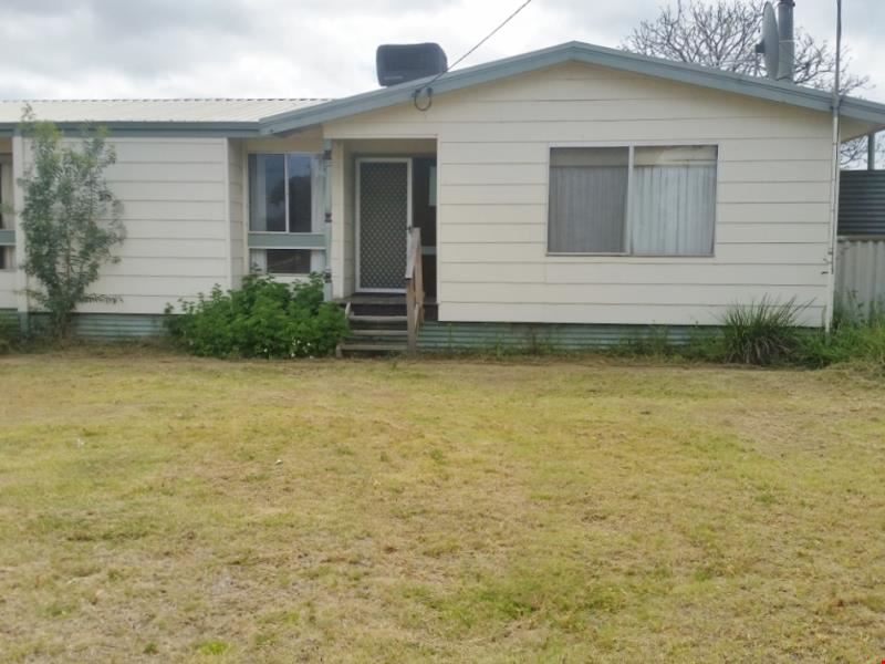 9 North St, Coorow WA 6515