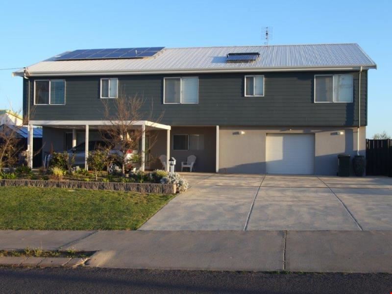 35 Church Street, Dongara WA 6525
