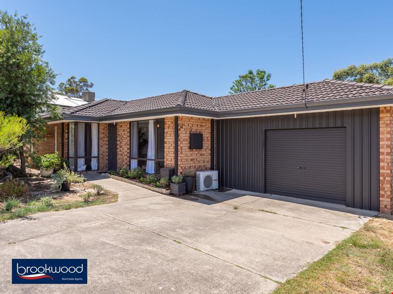 4 Harcourt Place, Bellevue WA 6056
