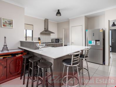 4B Hatfield Way, Millbridge WA 6232