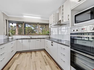 5 Australind Road, Leschenault WA 6233
