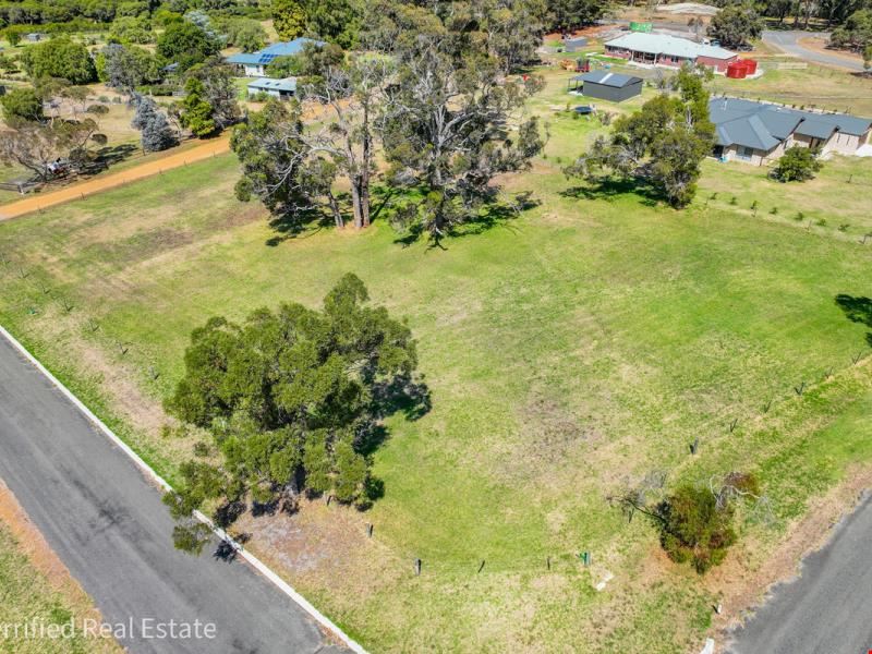 18 Riverwood Road, Willyung WA 6330