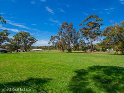 18 Riverwood Road, Willyung WA 6330