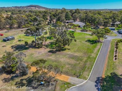 18 Riverwood Road, Willyung WA 6330