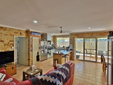 2/42 Smith Street, Kalbarri WA 6536