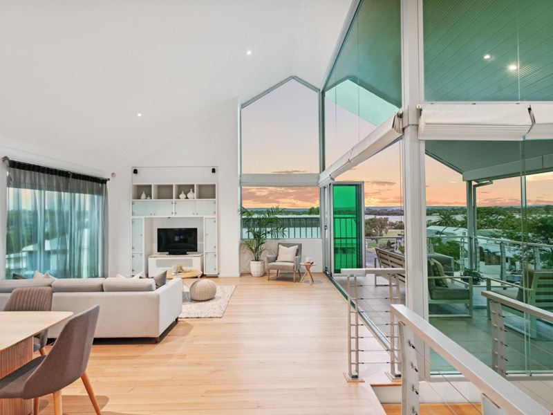 44A Letchworth Centre Avenue, Salter Point WA 6152