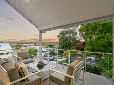 44A Letchworth Centre Avenue, Salter Point WA 6152