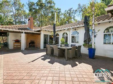 10 LABYRINTH CLOSE, Kelmscott WA 6111
