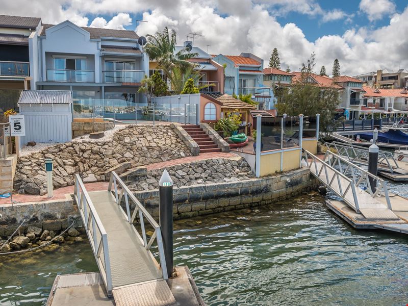 12A Itea Place, Mindarie WA 6030