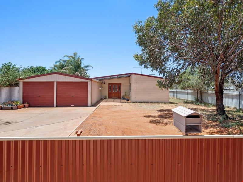 2 Nanson Street, Victory Heights WA 6432
