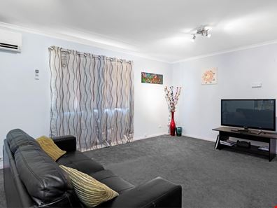 2 Nanson Street, Victory Heights WA 6432