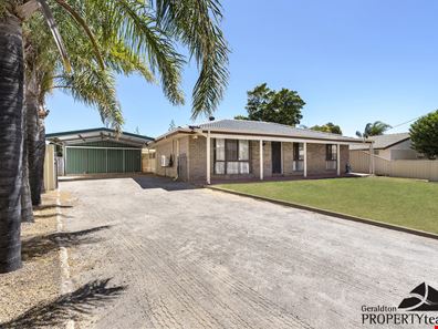 5 Hemsley Place, Bluff Point WA 6530